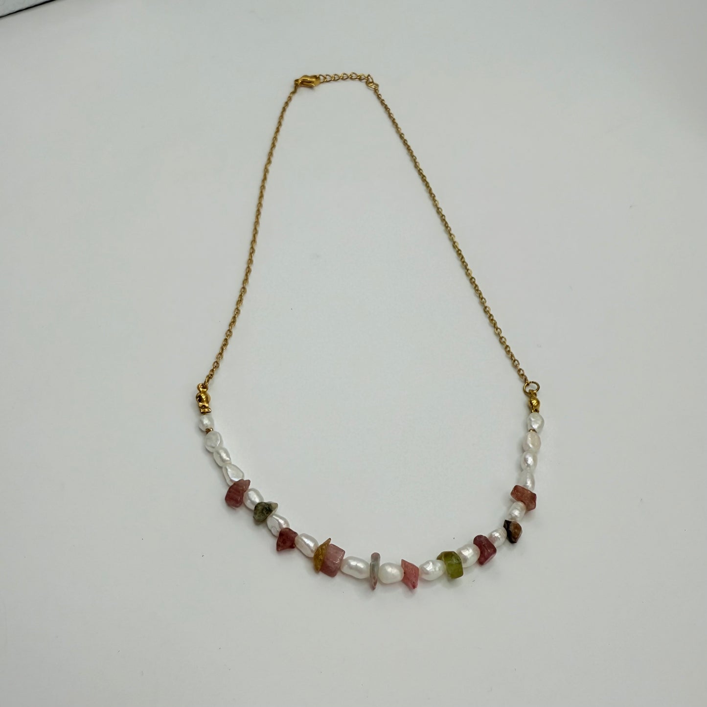 Collier “Harmonie” – Perles d’eau douce & tourmalines naturelles