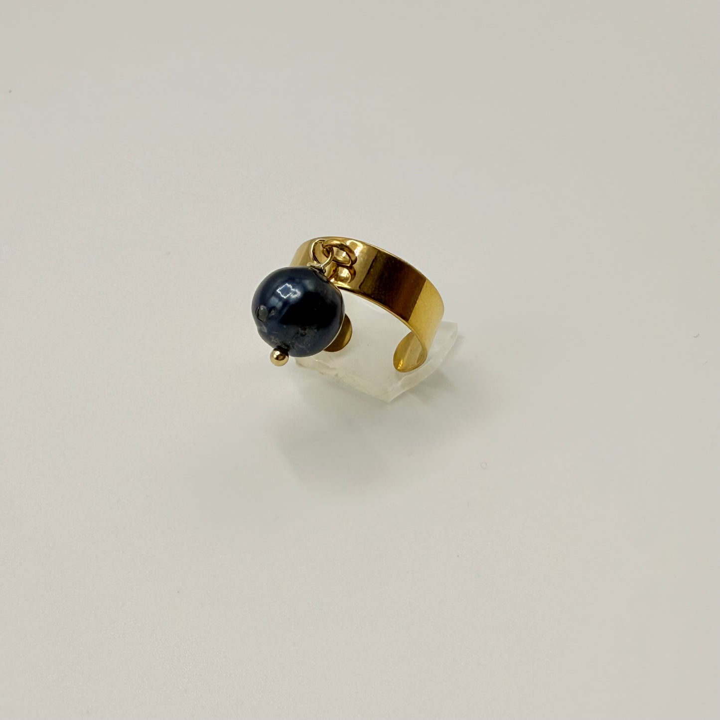 Bague fine perle noir