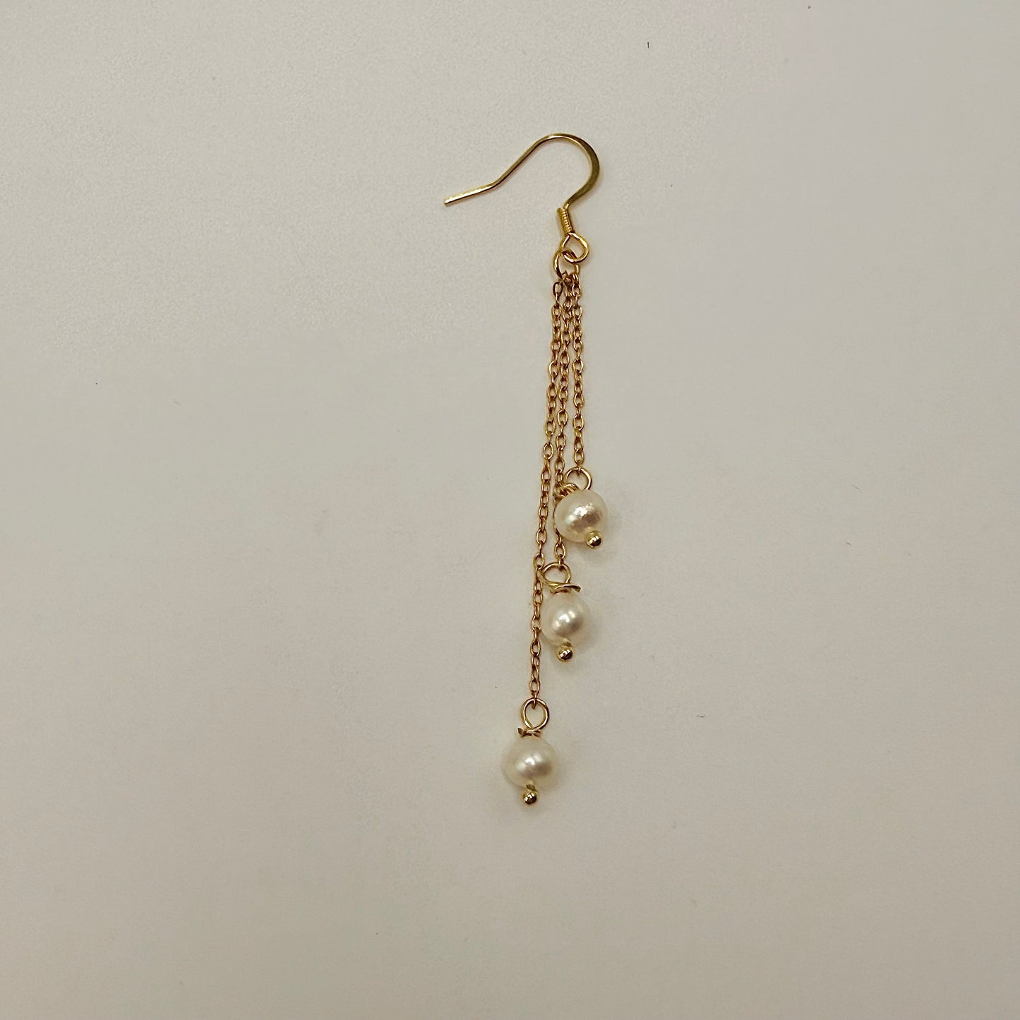 Boucle d’oreille pendante 3 perles