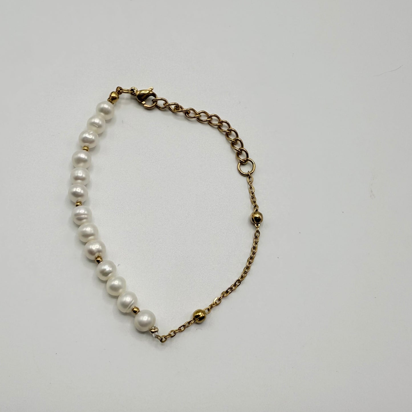 Bracelet moitié chaîne et perle