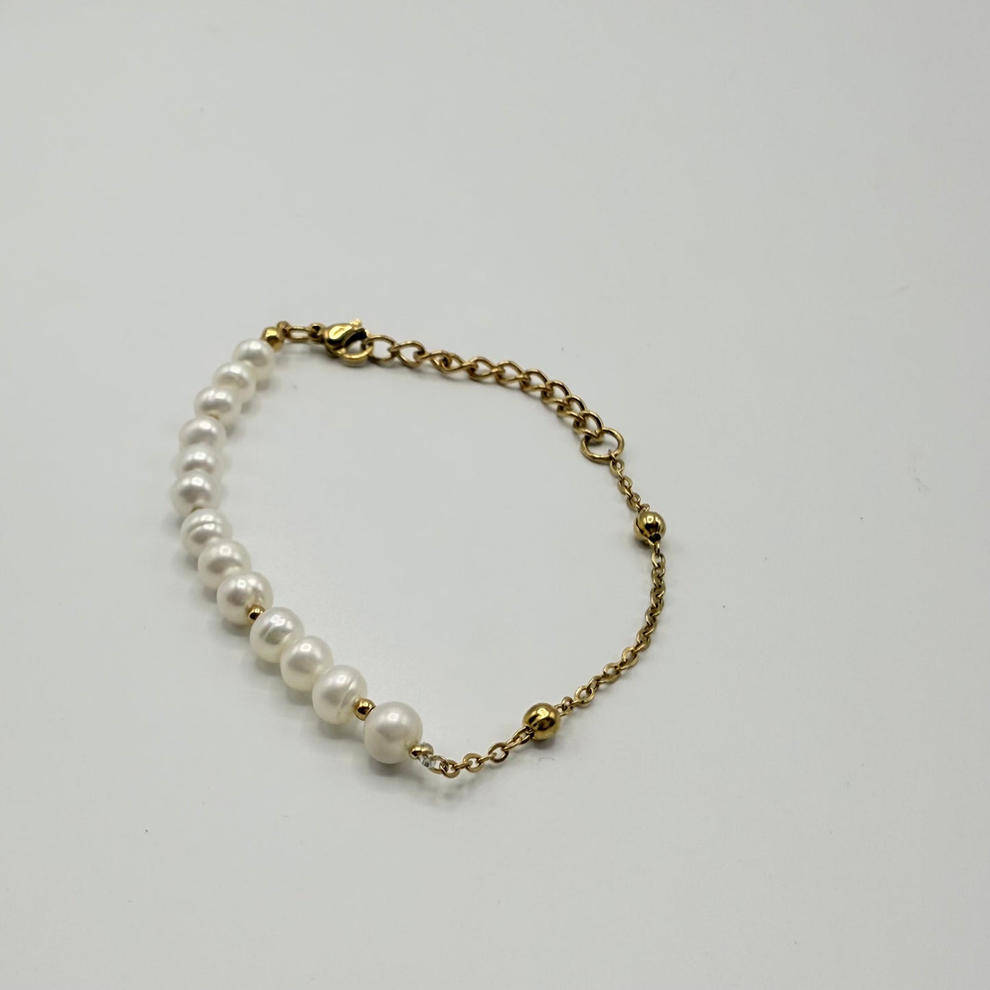 Bracelet moitié chaîne et perle