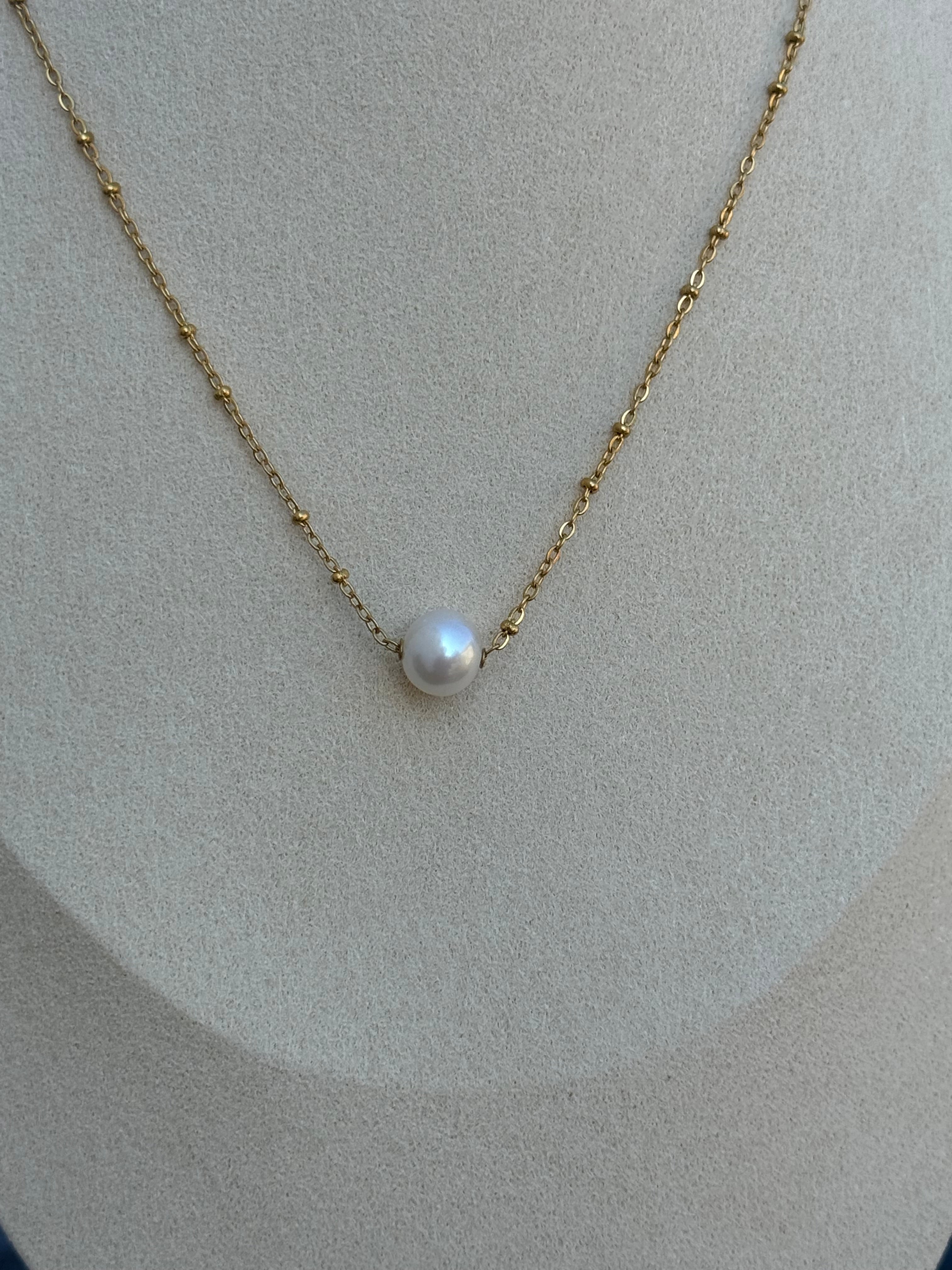 Collier classique blanc