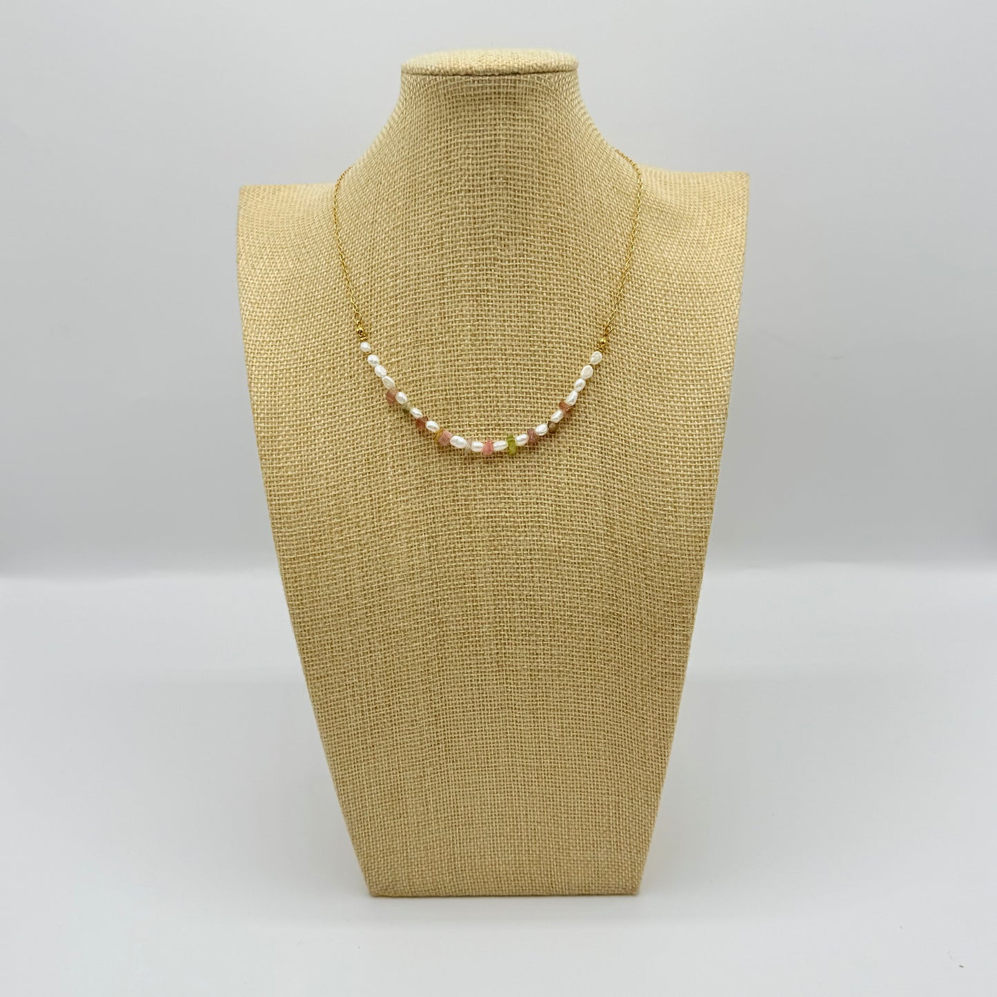 Collier “Harmonie” – Perles d’eau douce & tourmalines naturelles