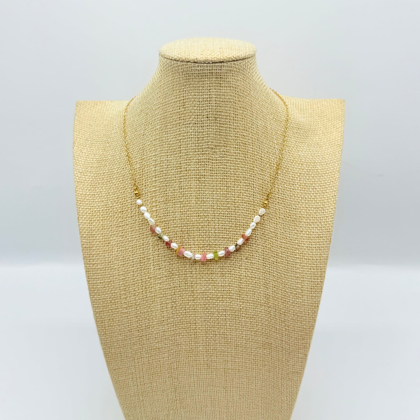 Collier “Harmonie” – Perles d’eau douce & tourmalines naturelles