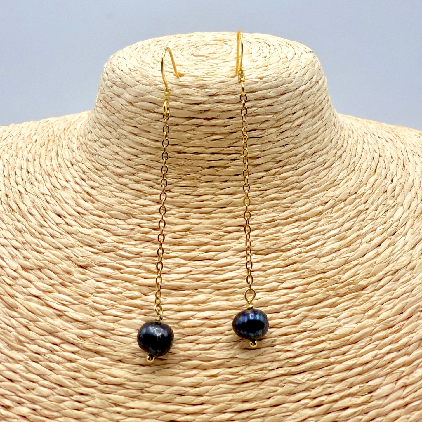 Boucle d’oreille noire pendante