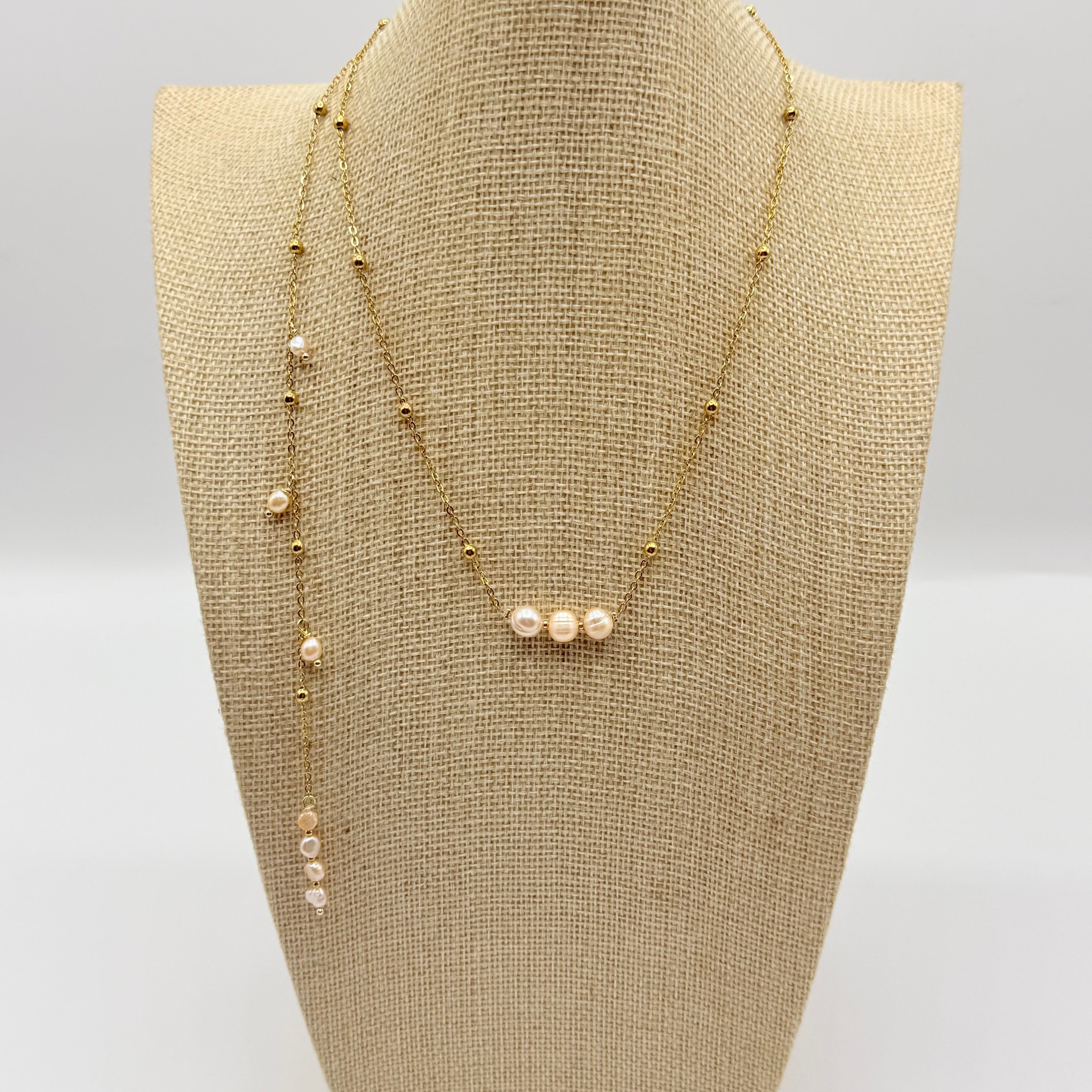Collier dos nu
