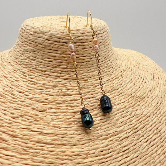 Boucle d’oreille pendantes noire et Lila